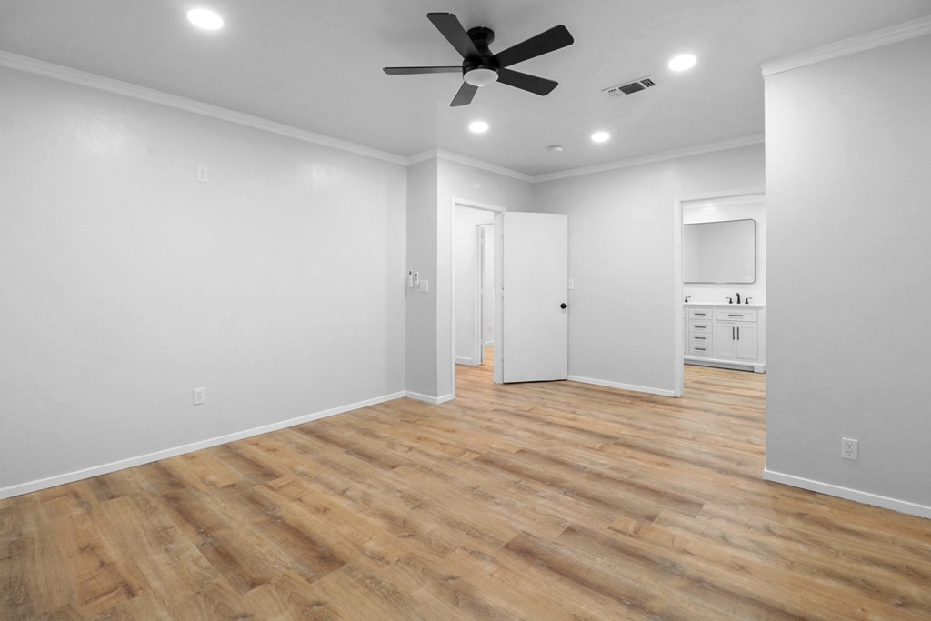 108 Miami St Property Photo 14