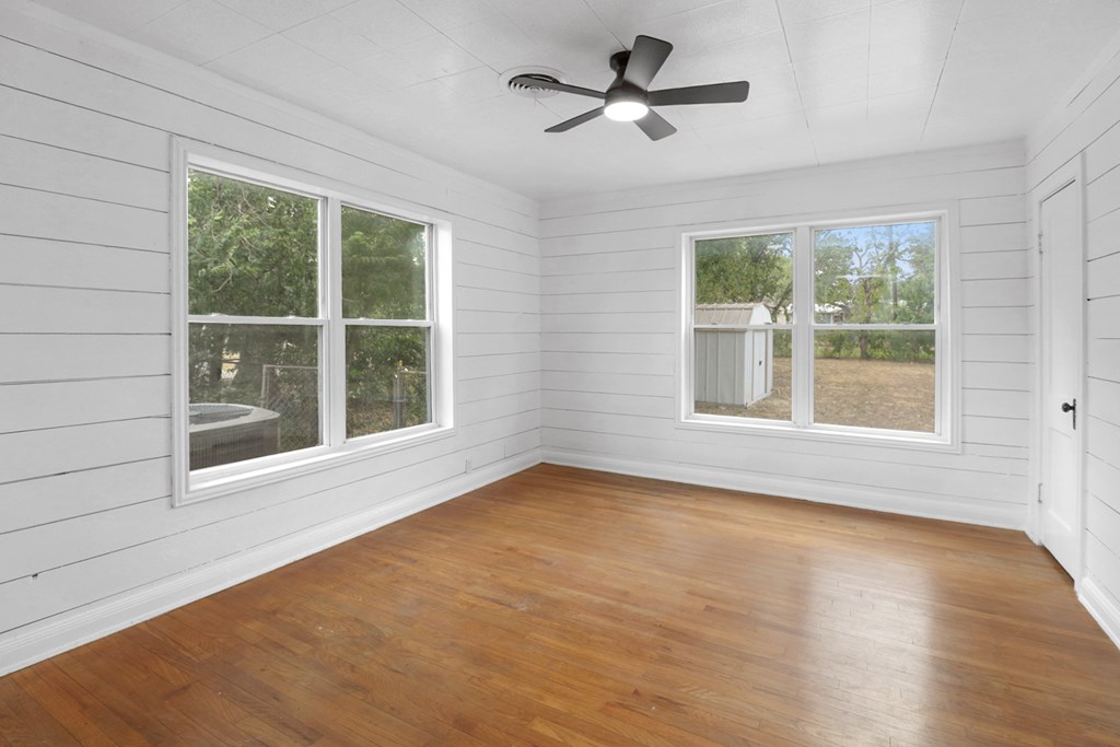 108 Miami St Property Photo 22
