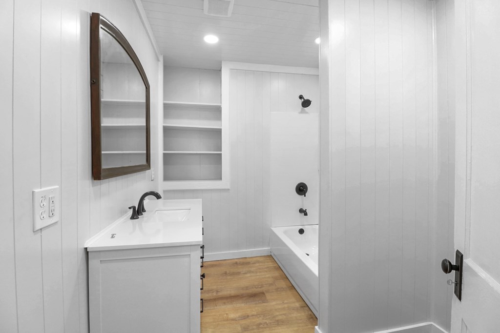 108 Miami St Property Photo 23