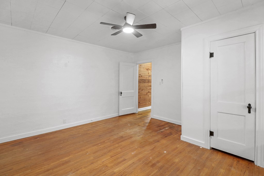 108 Miami St Property Photo 24