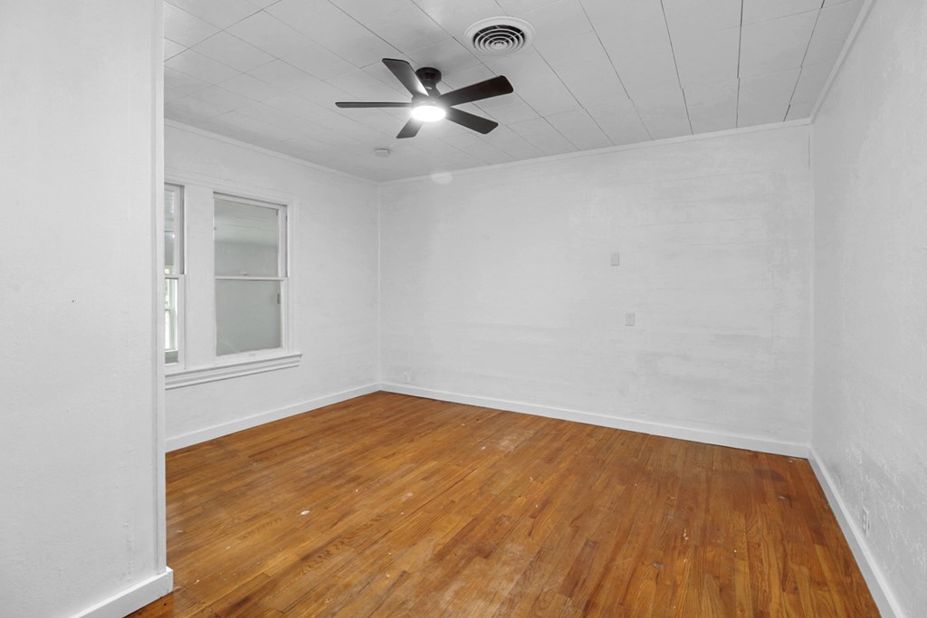 108 Miami St Property Photo 25