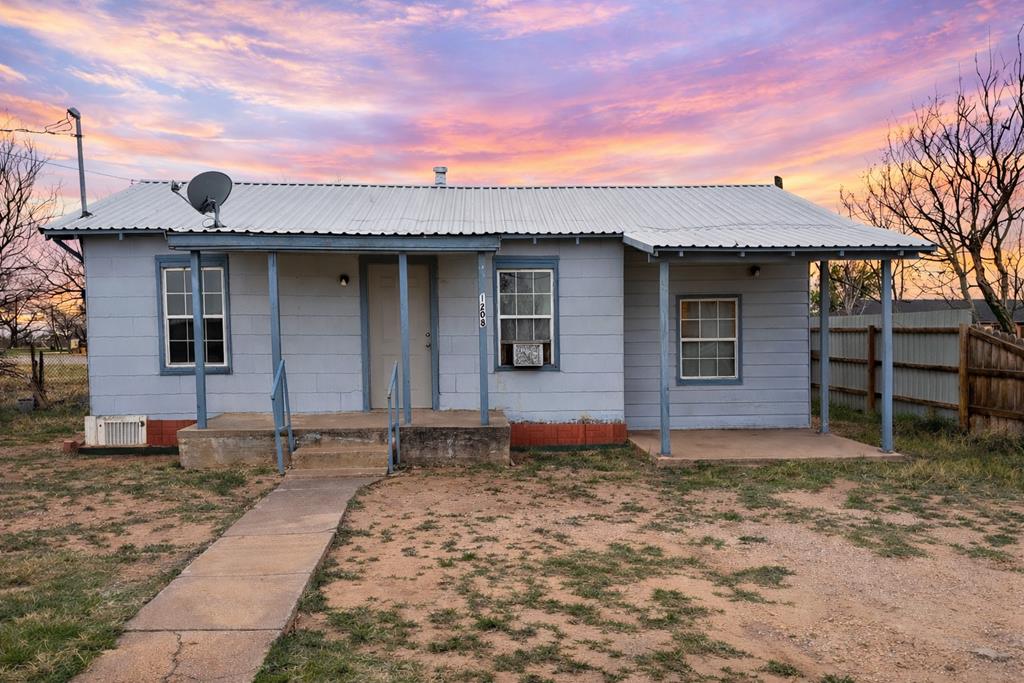 1208 Harding Property Photo 1