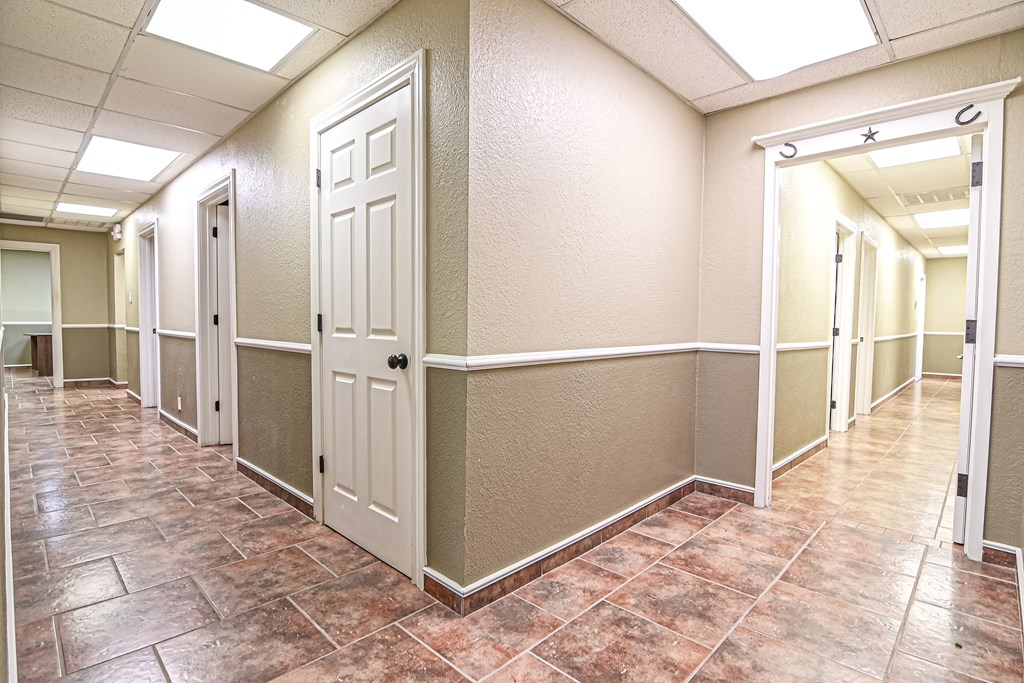 1501 N Fairgrounds Rd Property Photo 4