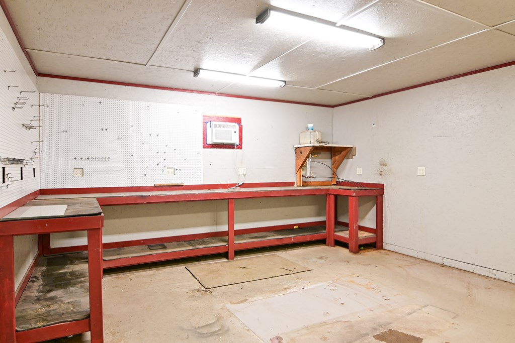 1501 N Fairgrounds Rd Property Photo 6
