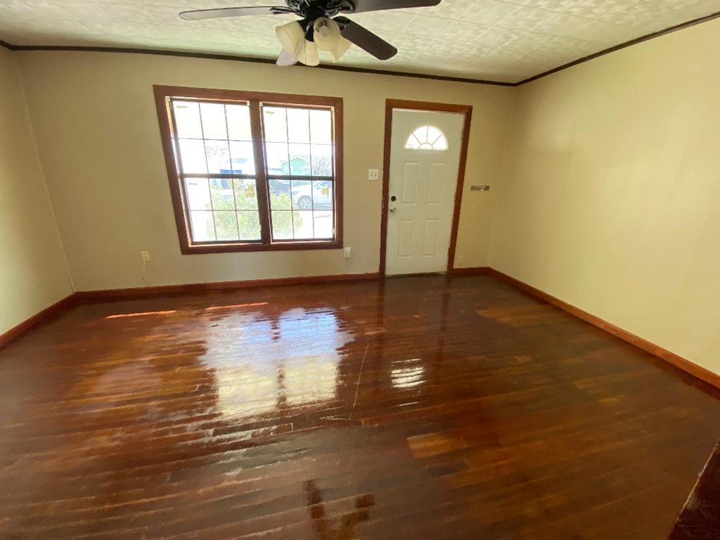 2741 Keystone Dr Property Photo 6