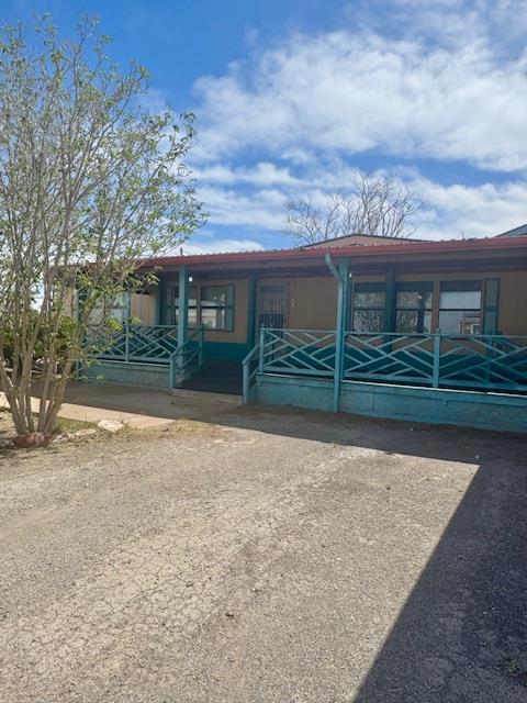 201 47th St Property Photo 1