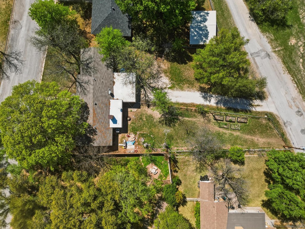 1306 Westhill Lane Property Photo 34