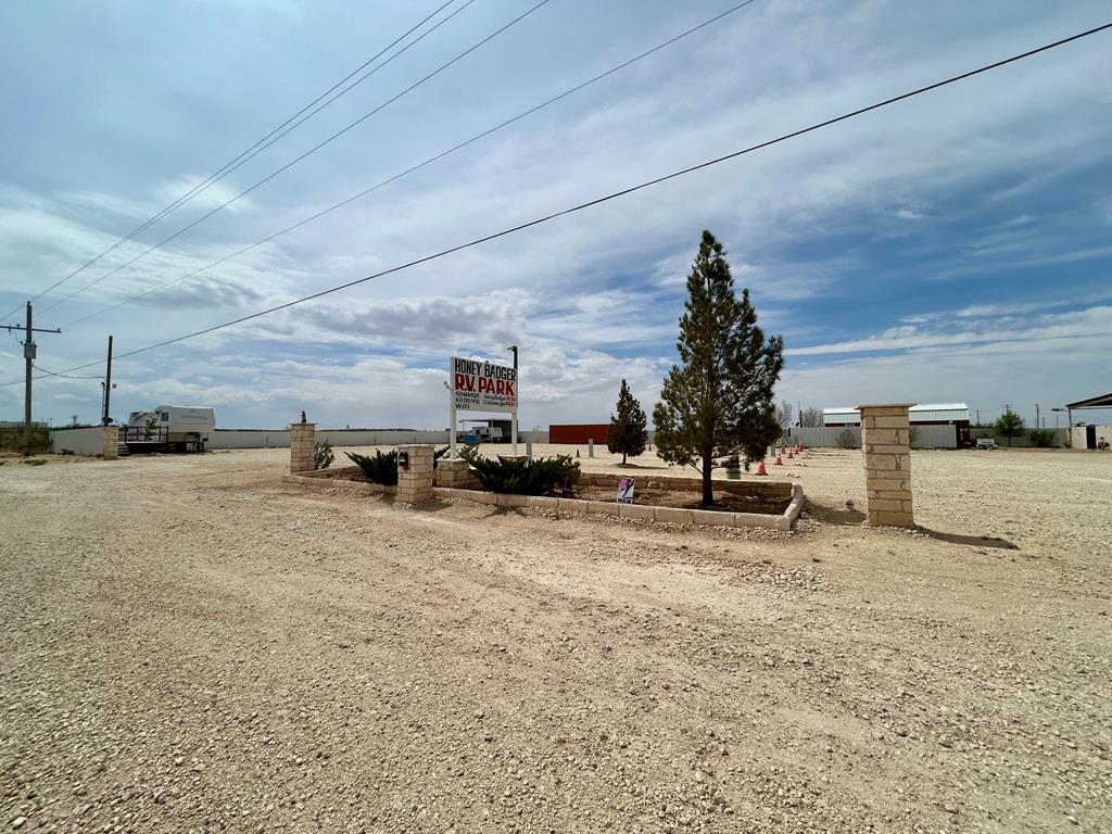 875 N Ellyson Blvd. Property Photo 1