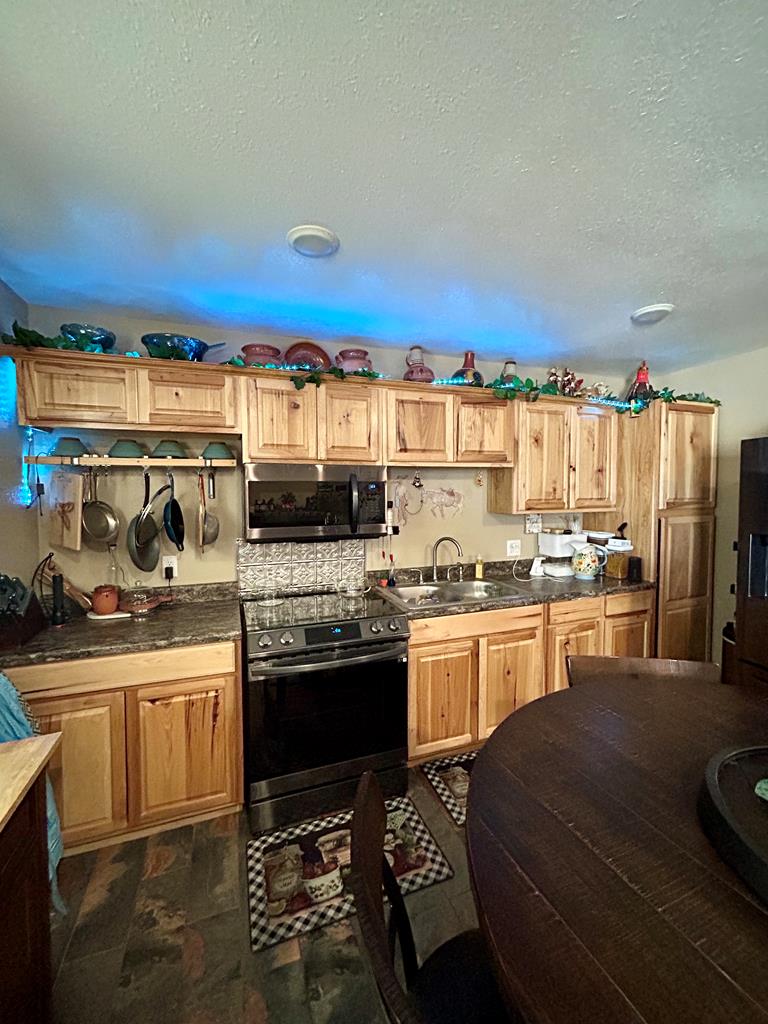 875 N Ellyson Blvd. Property Photo 33