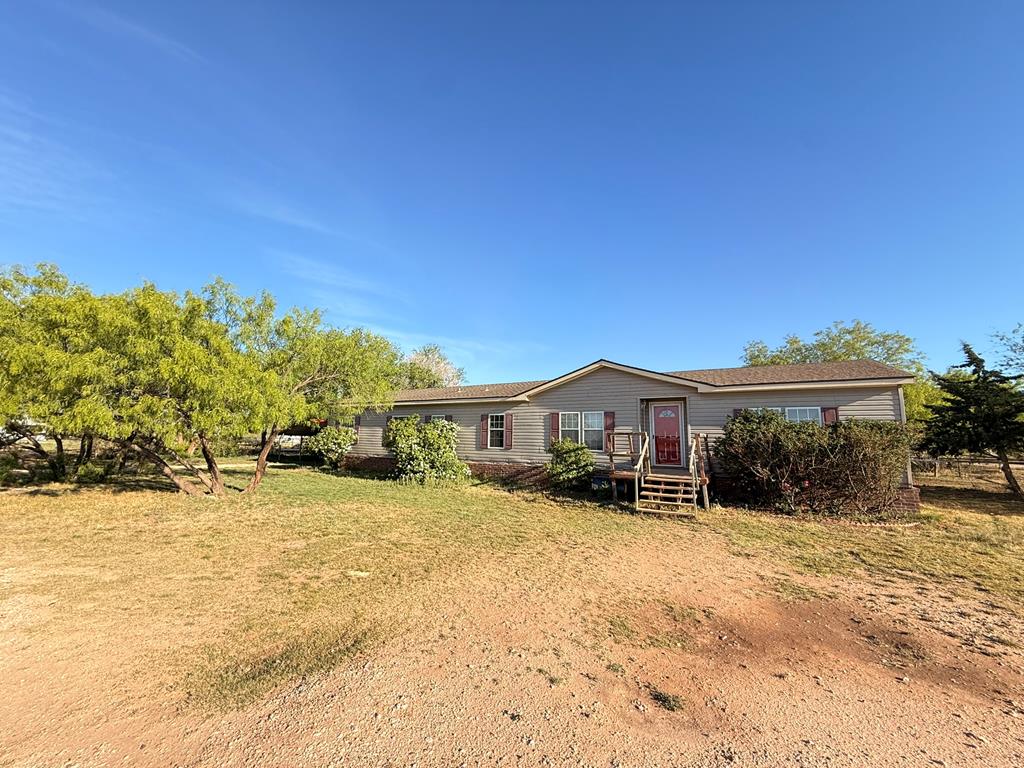 201 N Austin Property Photo 1