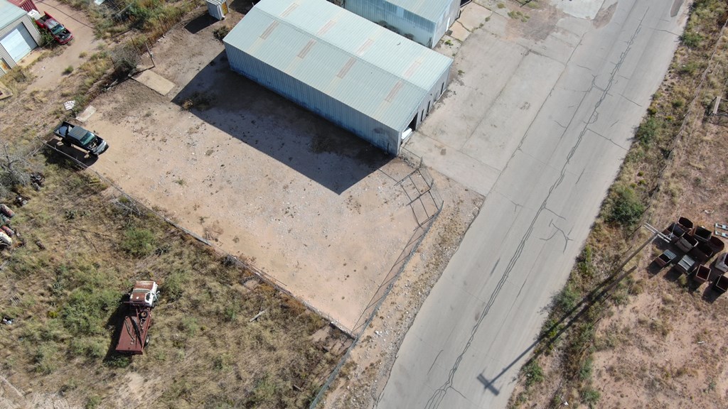 1609 E Taylor Property Photo 11