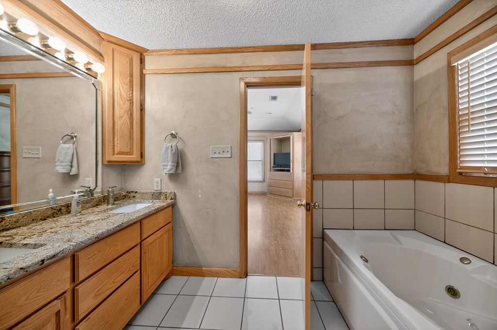 2459 County Rd 1105 Property Photo 62