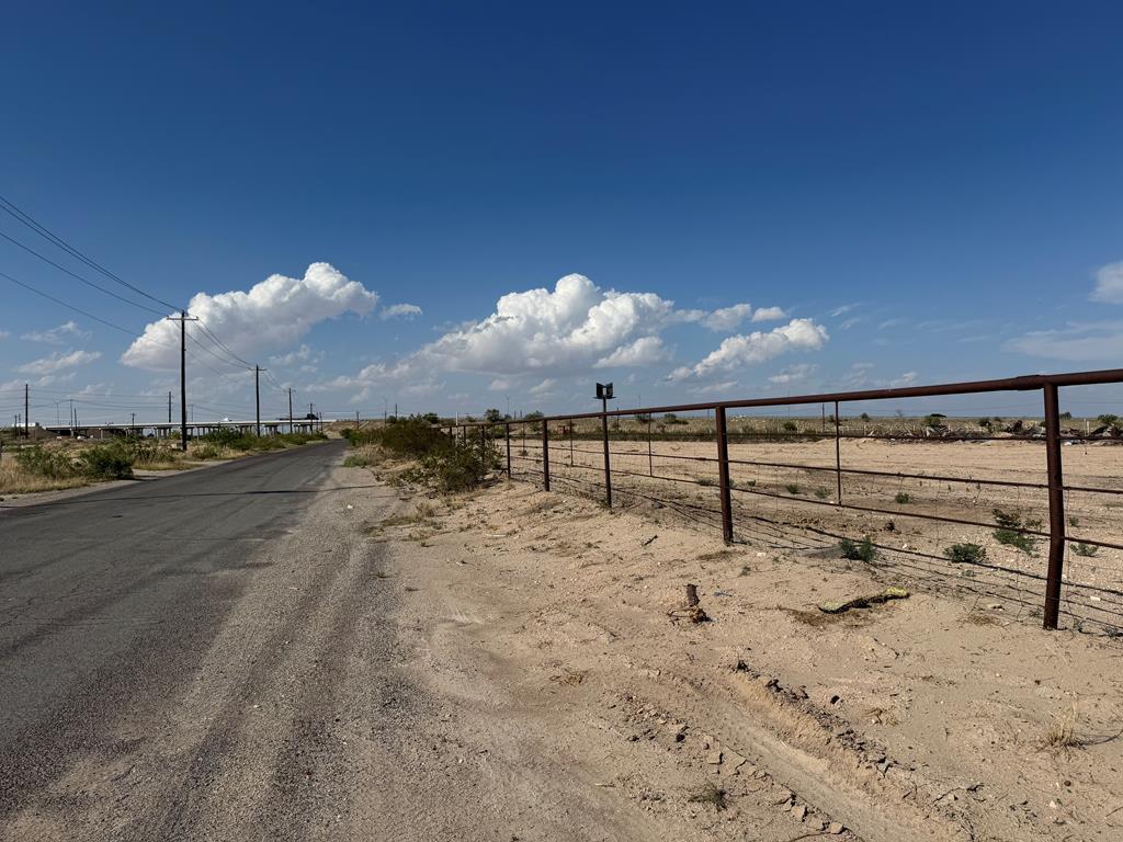 1514 N Urias Property Photo 1
