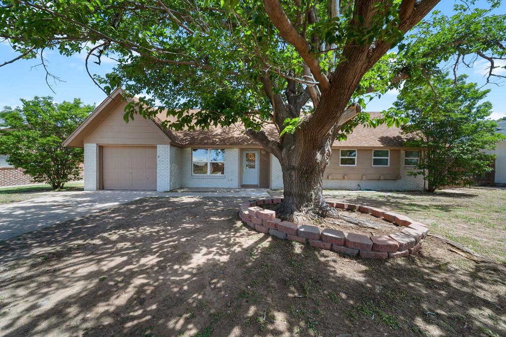 2503 Lynn Dr Property Photo 1