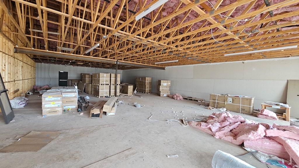 607 Tradewinds Blvd Property Photo 3