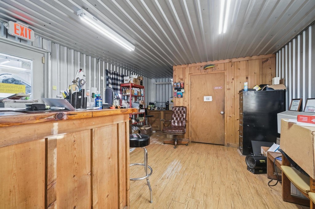 112 Santa Anna St Property Photo 9