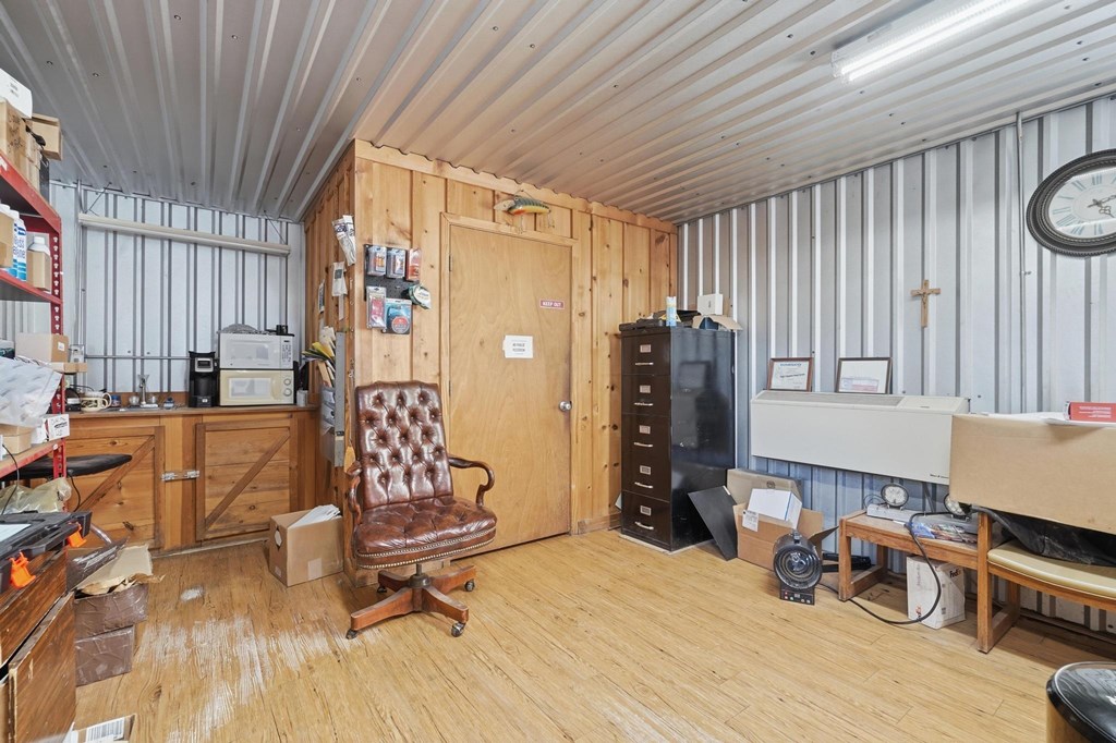 112 Santa Anna St Property Photo 12