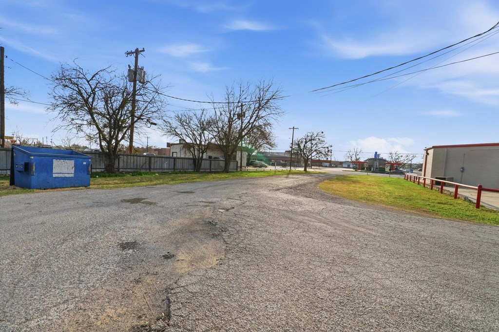 112 Santa Anna St Property Photo 30