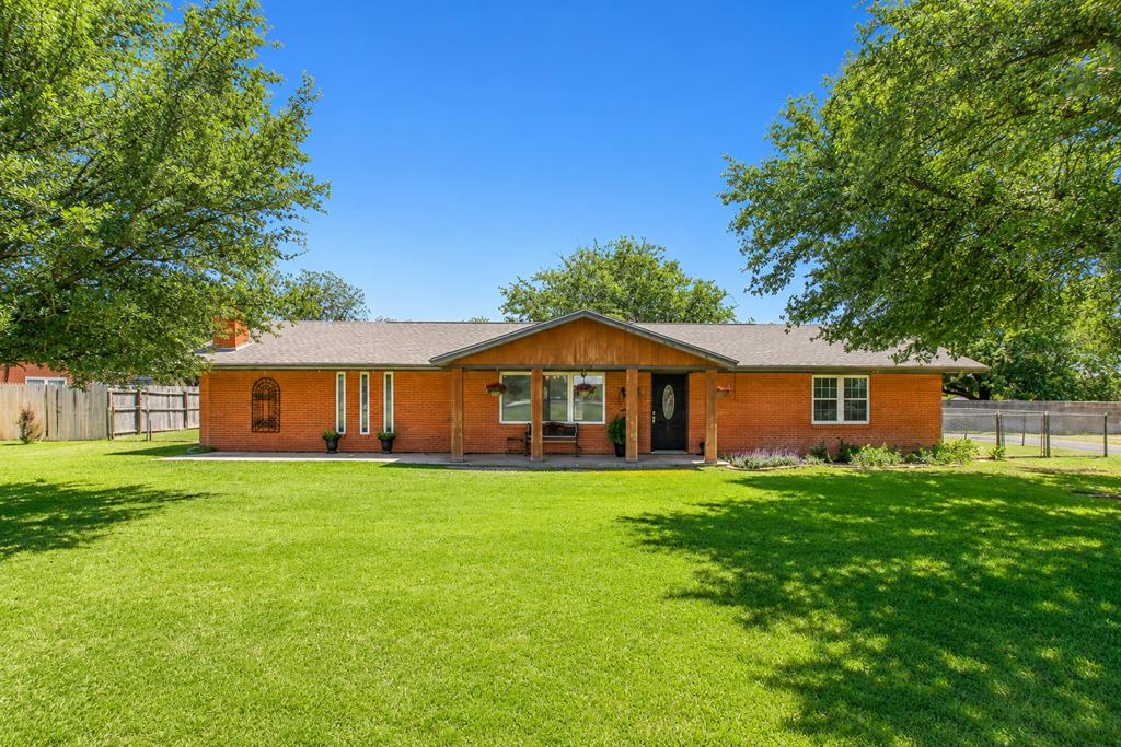 111 S Moss Lake Rd Property Photo 1