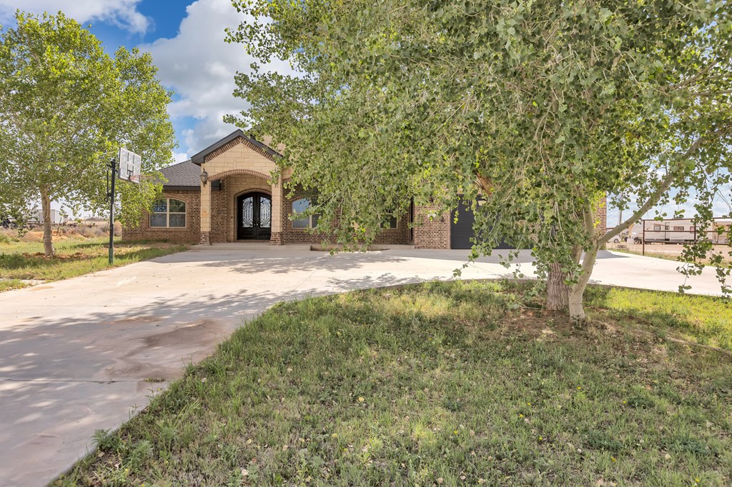 6103 County Rd 1200 Property Photo 4