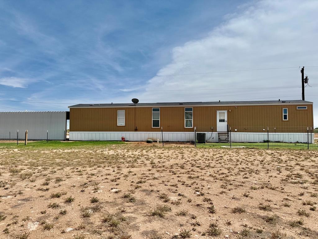 6901 E County Rd 55 Property Photo 2