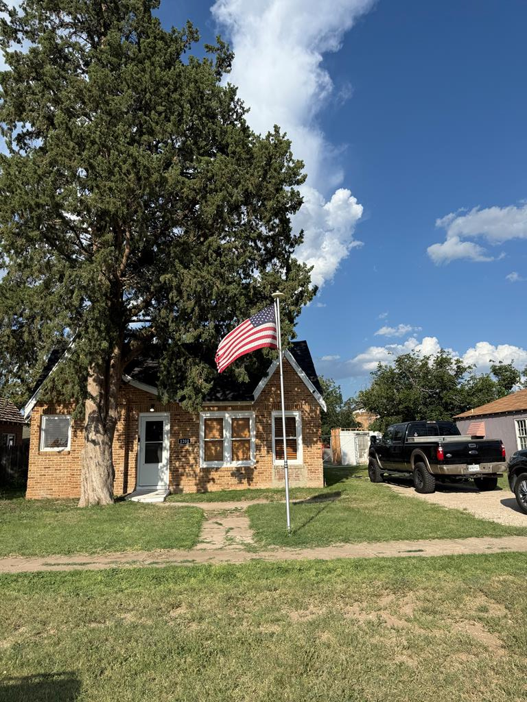 1201 Settles Property Photo 1