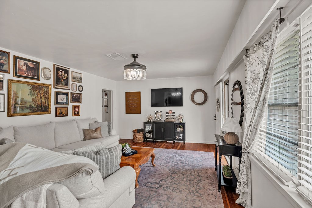 1711 Harvard Ave Property Photo 3