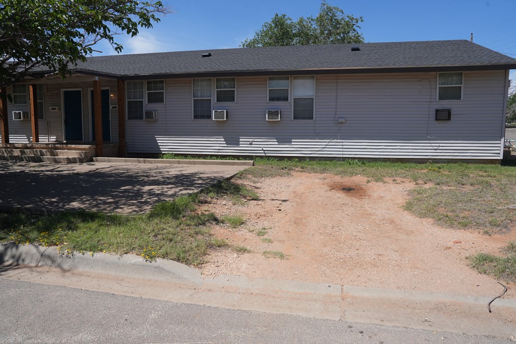2400 College Ave Property Photo 19