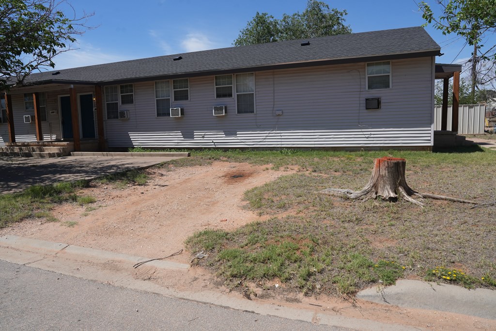 2400 College Ave Property Photo 20