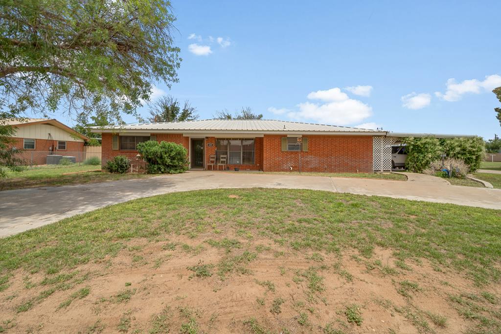 400 Rocco Rd Property Photo 1