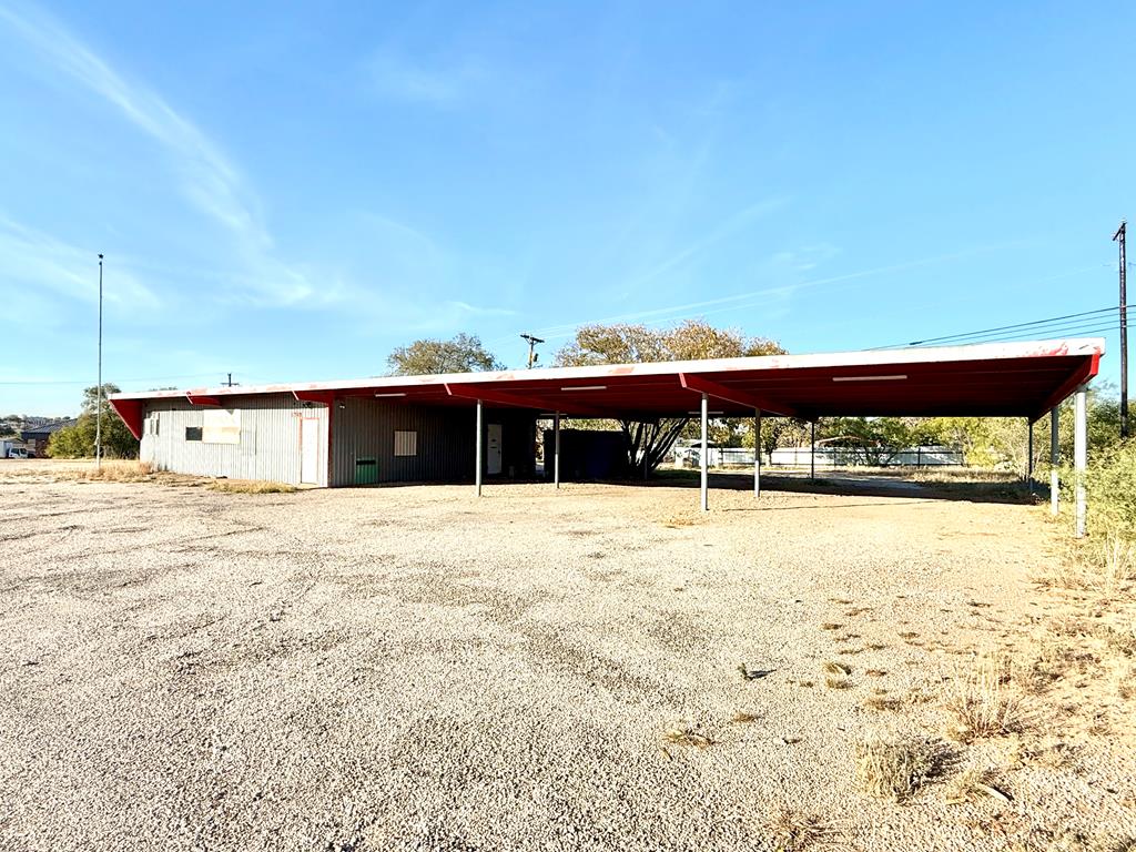 1709 E Coliseum Dr Property Photo 1