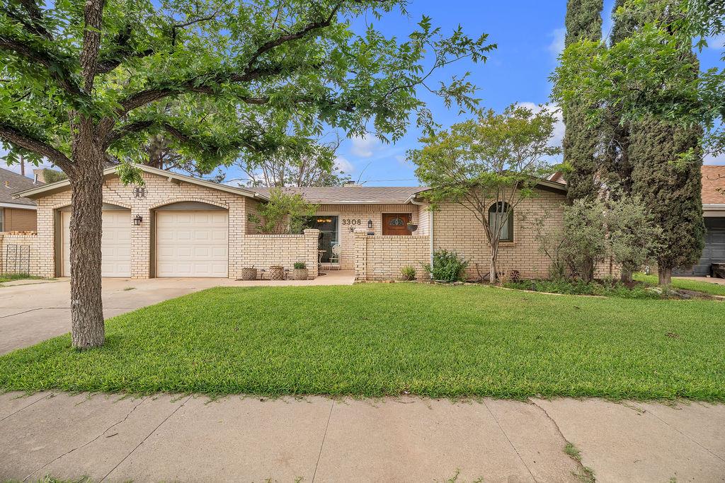 3308 Camarie Ave Property Photo 1