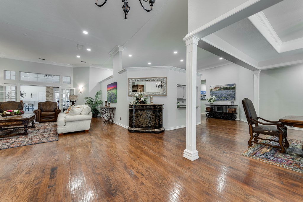 5620 Drexel Court Property Photo 4