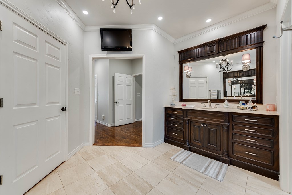 5620 Drexel Court Property Photo 30