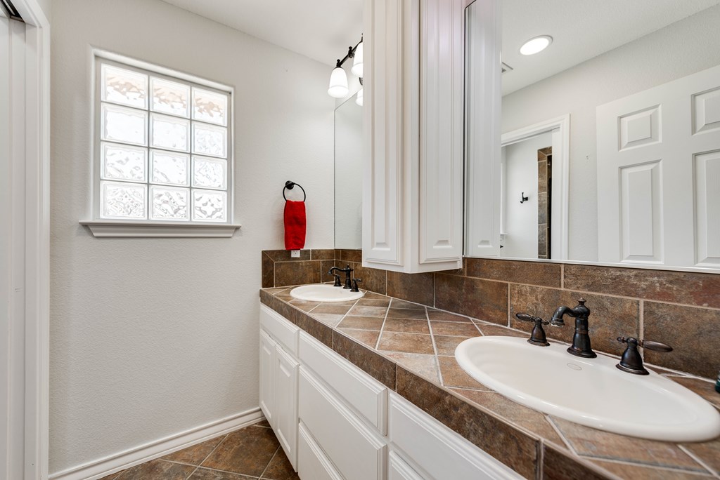 5620 Drexel Court Property Photo 39