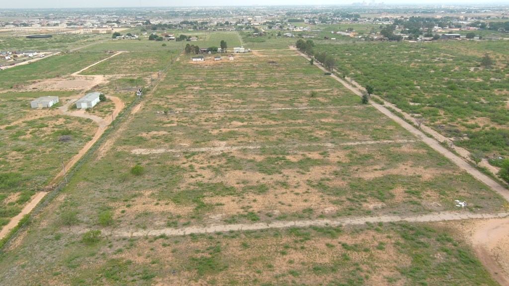 2701-c W County Rd 135 Property Photo 3
