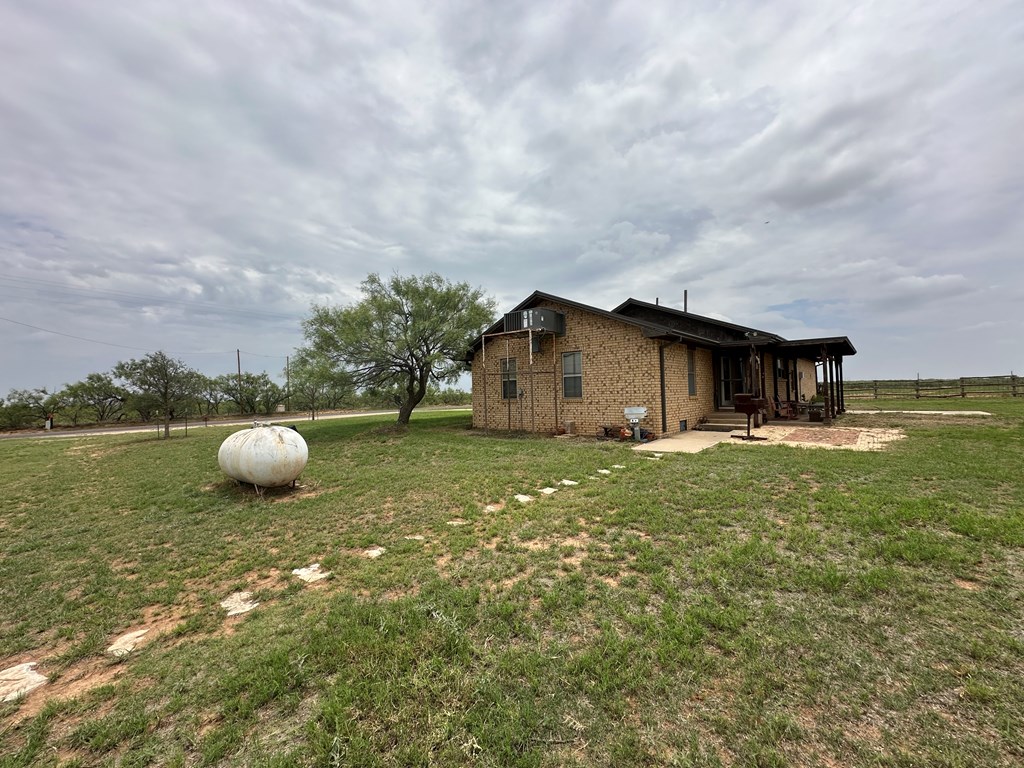 550 Willow Valley Rd Property Photo 3