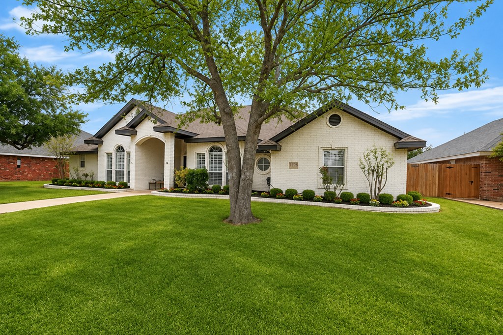 5329 Ridgefield Court Property Photo 8