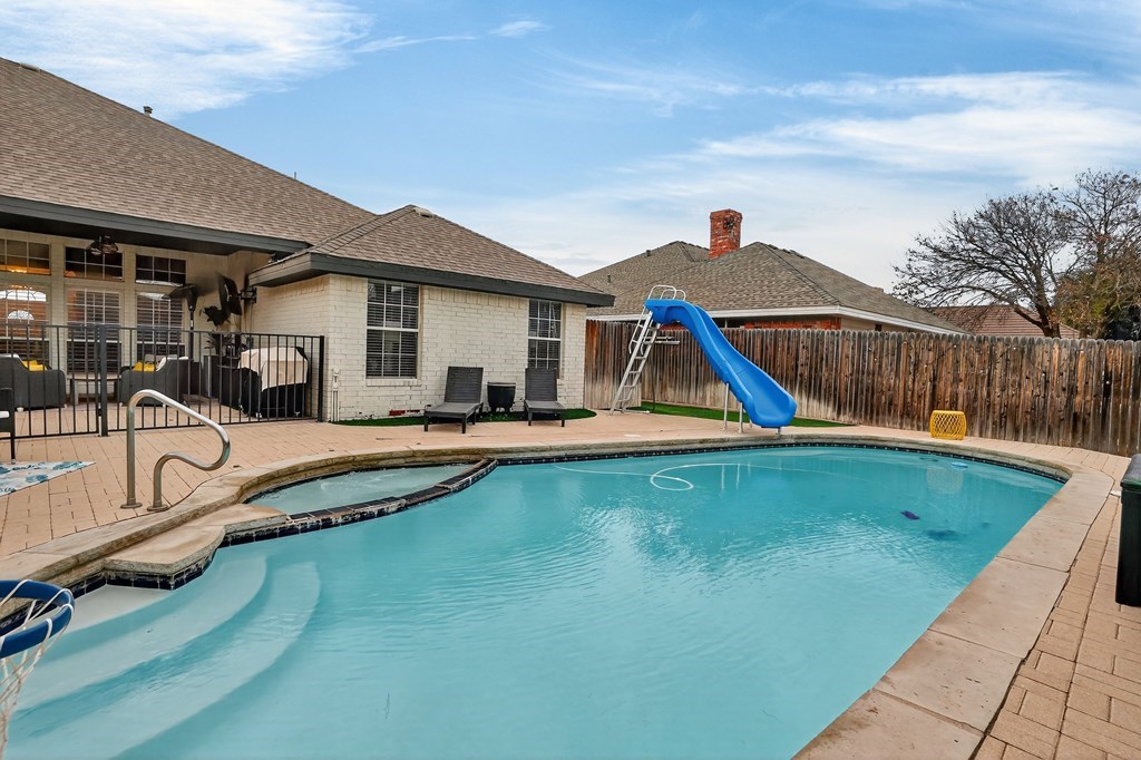 5329 Ridgefield Court Property Photo 11