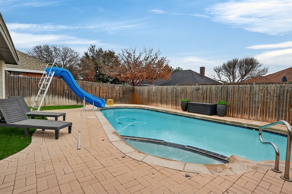 5329 Ridgefield Court Property Photo 12