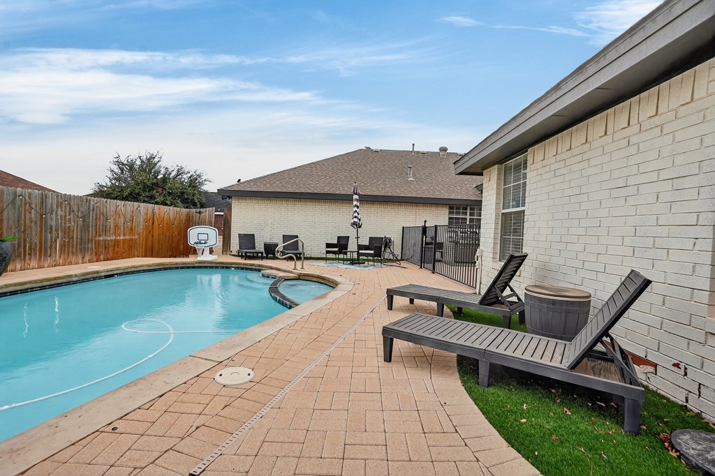 5329 Ridgefield Court Property Photo 15