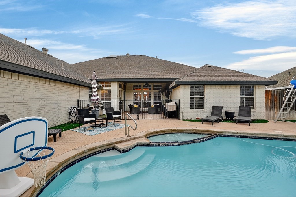 5329 Ridgefield Court Property Photo 16