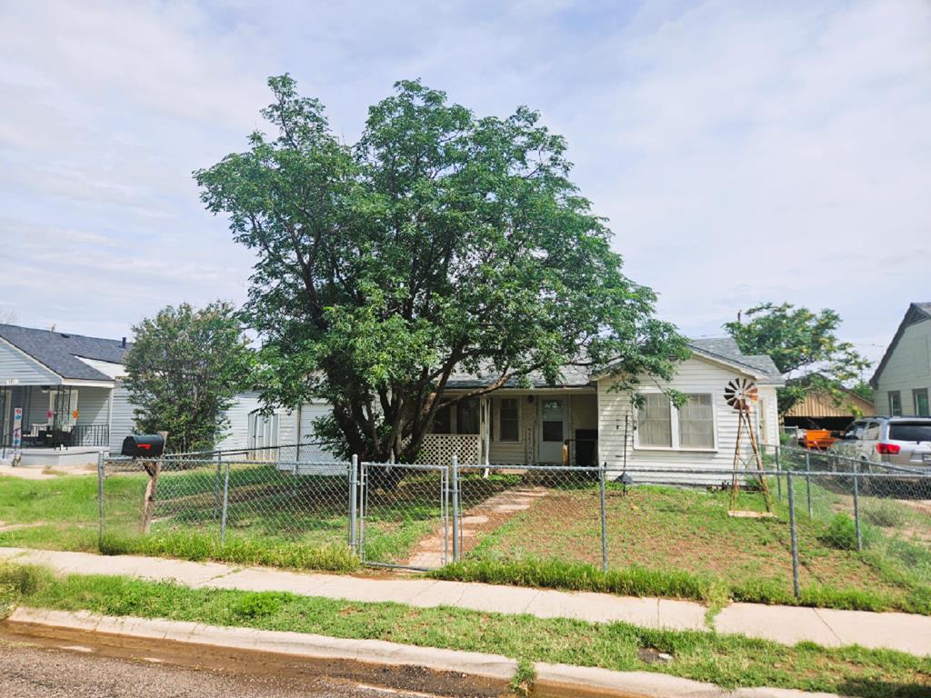 205 Jefferson St Property Photo 1
