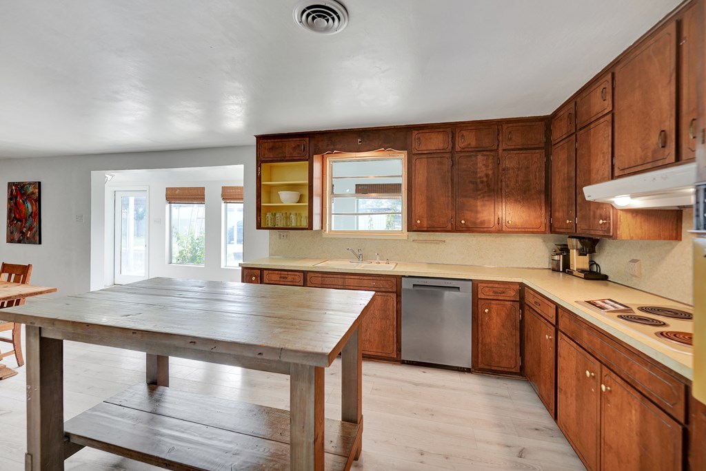 5512 Oriole Dr Property Photo 8
