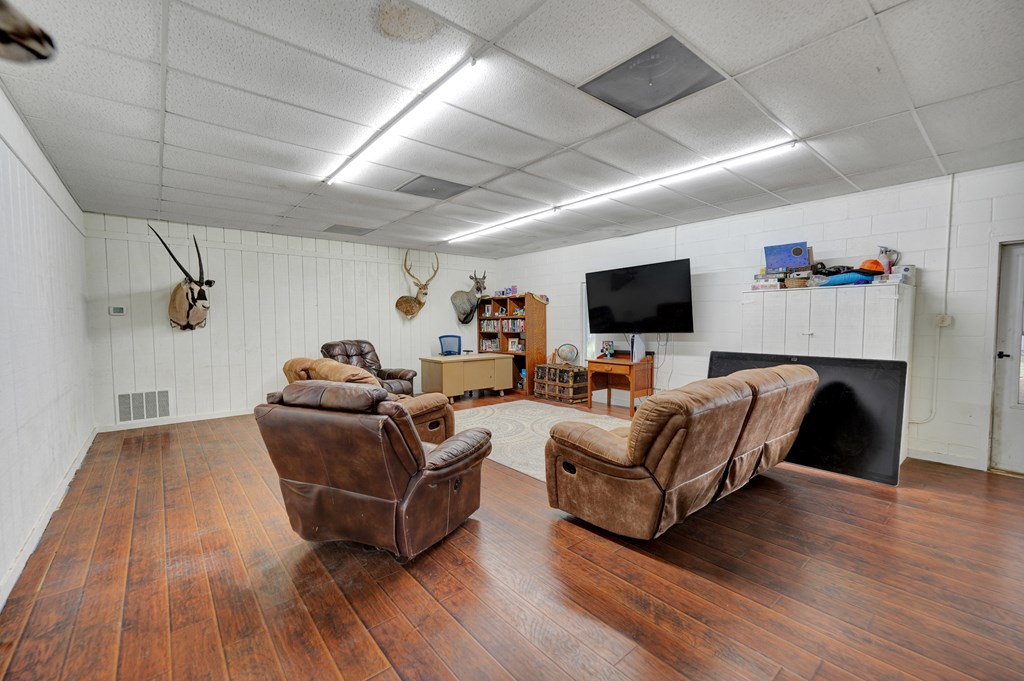 5512 Oriole Dr Property Photo 23