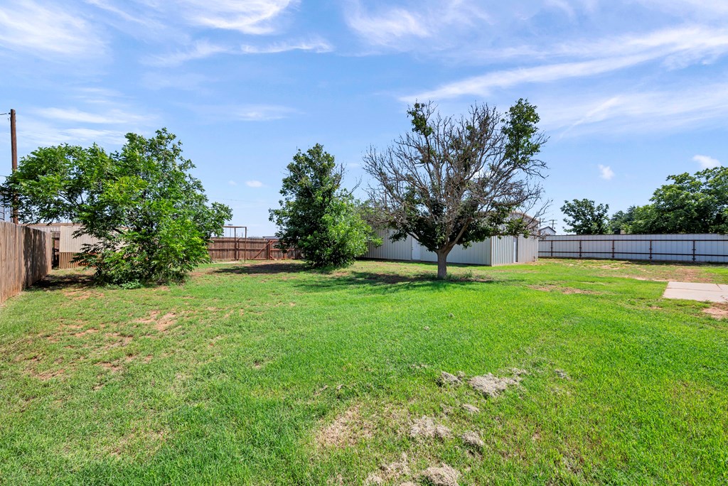 10803 E County Rd 104 Property Photo 27