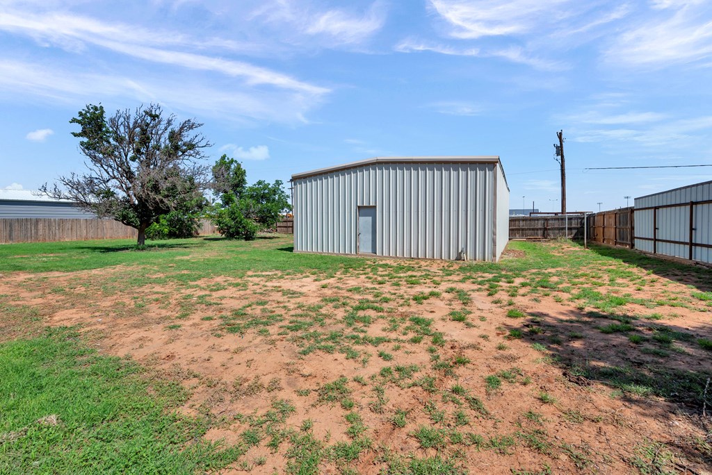 10803 E County Rd 104 Property Photo 29