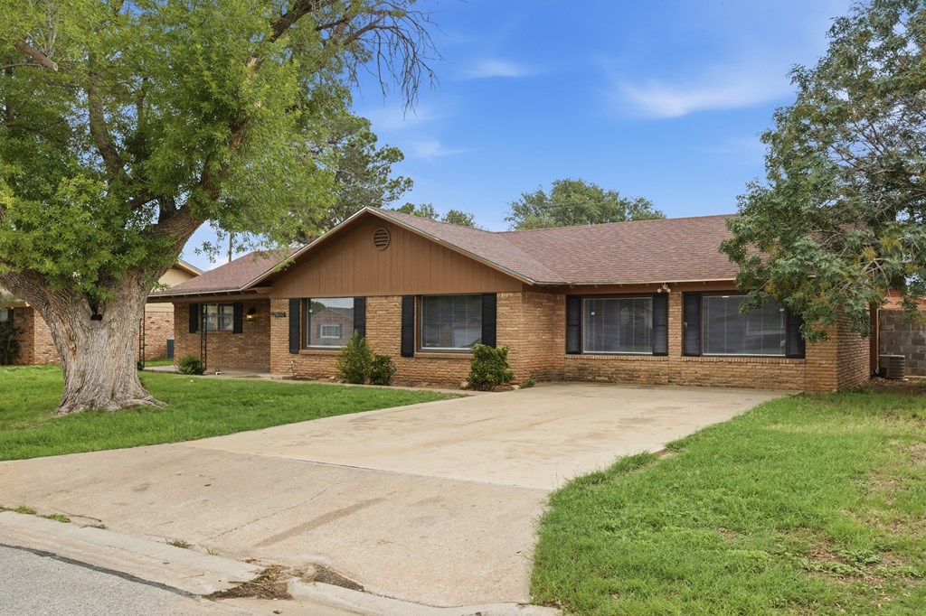 2603 Frontier Dr Property Photo 3