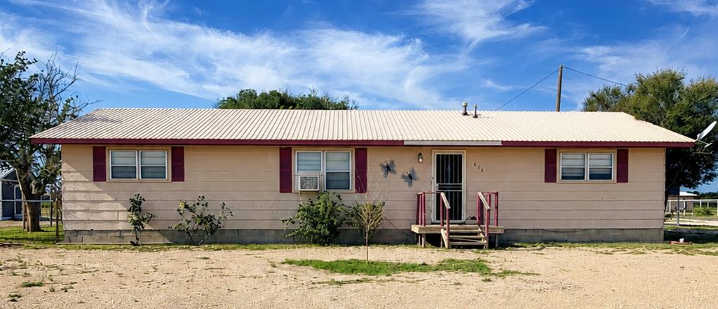 814 Scissortail Property Photo 1