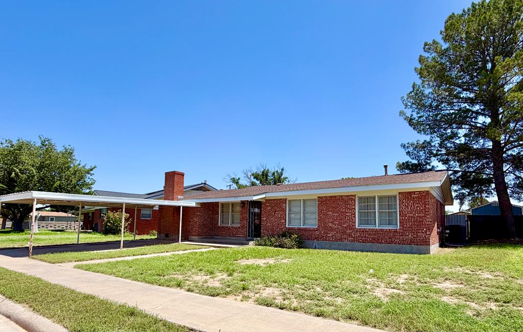 1303 S Houston Property Photo 1